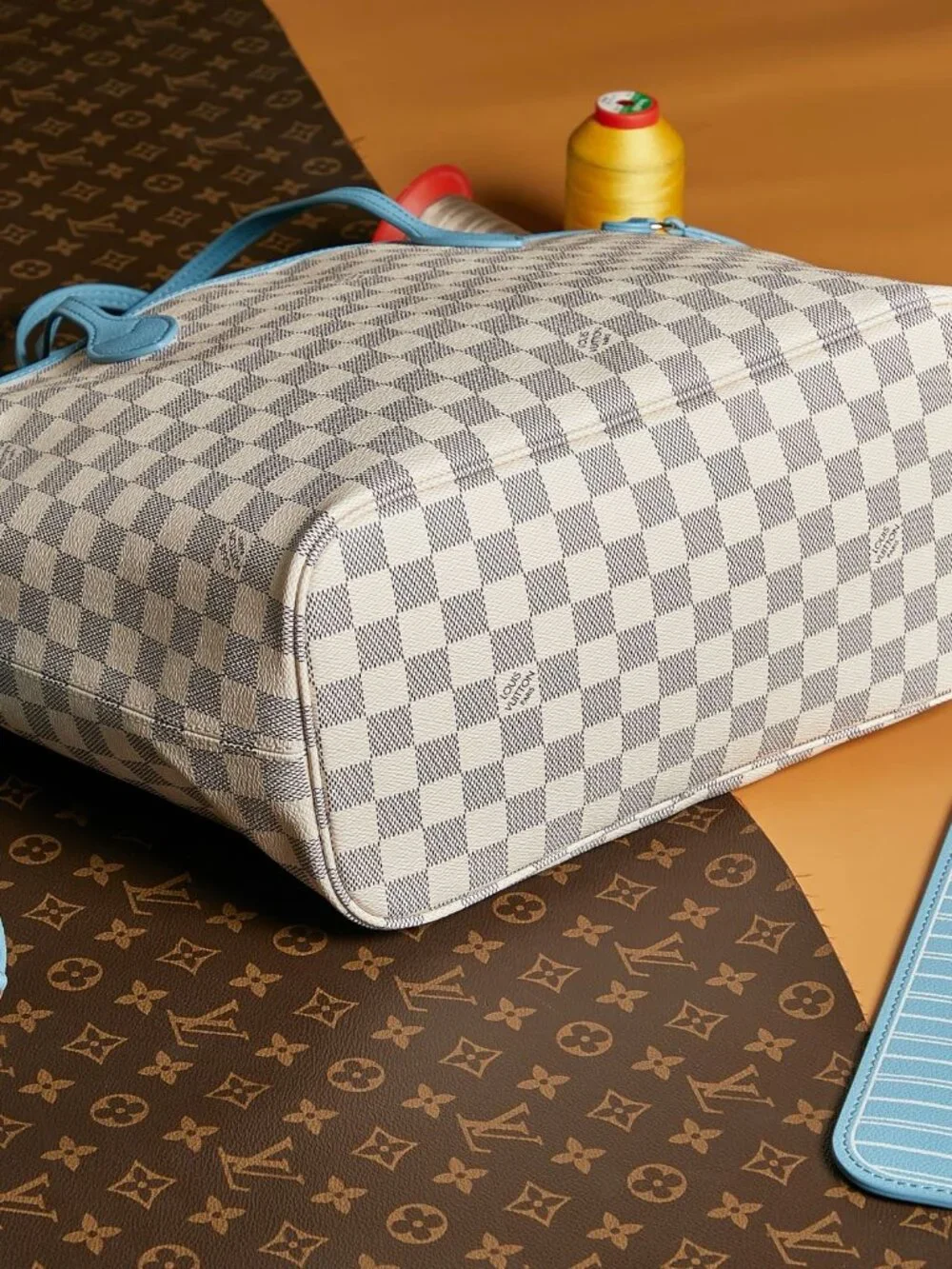Louis Vuitton Neverfull Inside Out MM Damier Azur